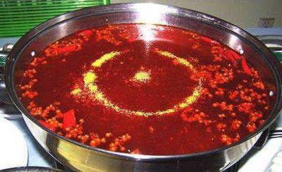 重庆火锅底料加工厂，这样吃火锅，大写的“瘦”