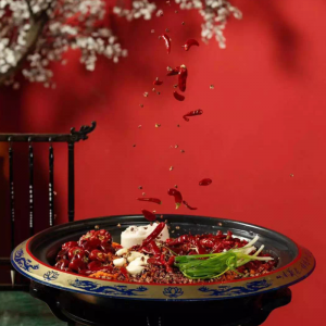如何精心挑选重庆风味中辣火锅底料的优质食材？