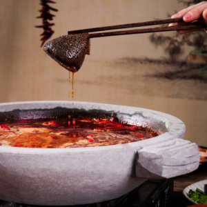 揭秘：牛油红油火锅的独特风味何在？
